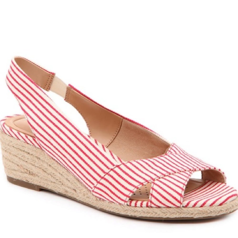 NWT - Abella - True Comfort - Shiloh in Red/White Stripe - Size 8.5